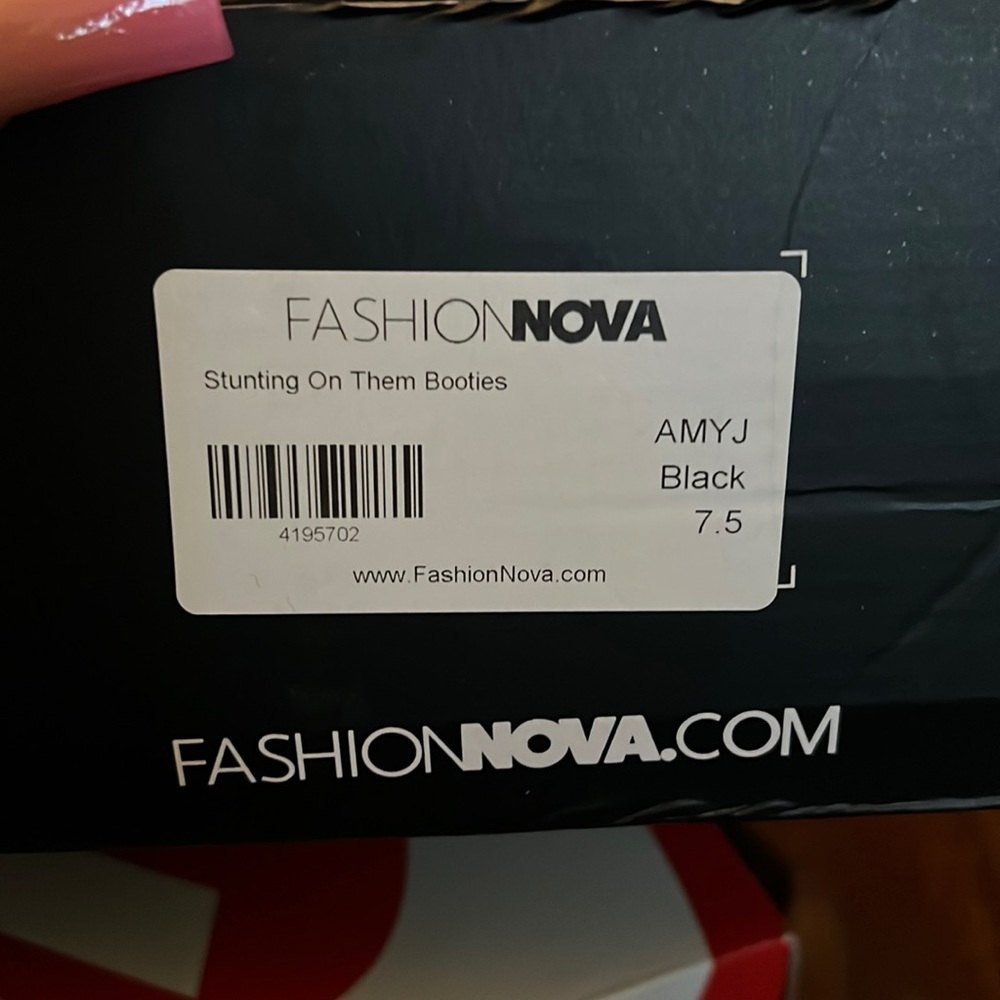 never before worn fashion nova bootie heels!!!